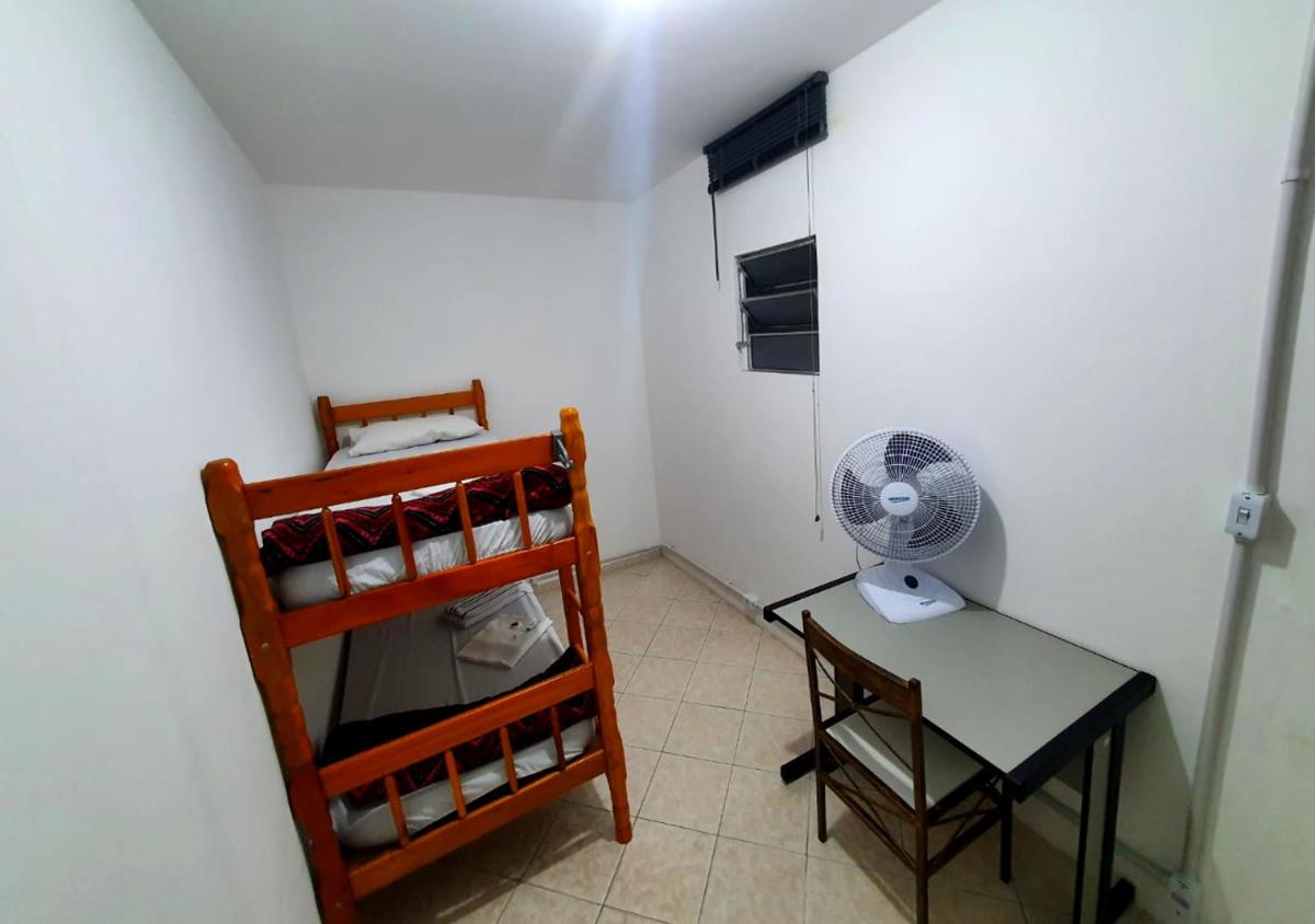 Hostel Airport Rooms - Housity
