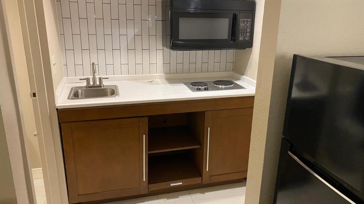 Baymont Inn by Wyndham Odessa University Area - Housity