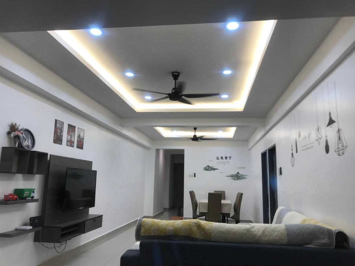 Venus Hollywood Homestay Sitiawan - Housity