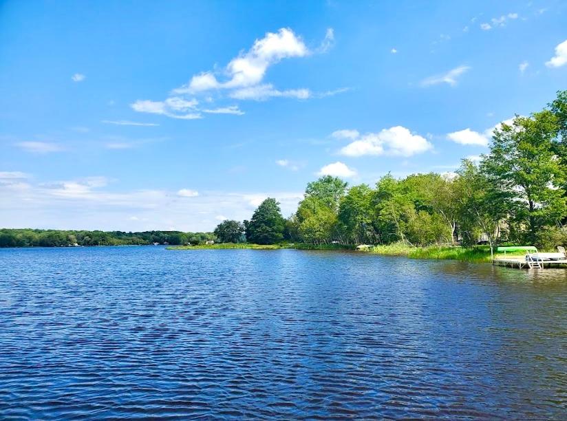 Cheerful Pocono Gateway Vacation House in Pocono Lake PA - Housity