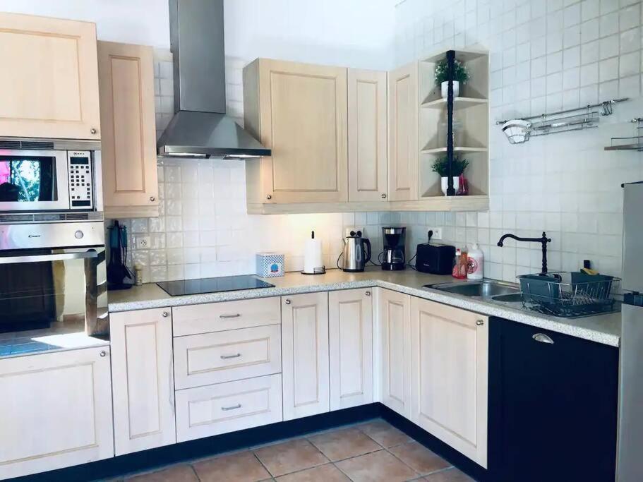 Cottage Trève Raisin - Housity