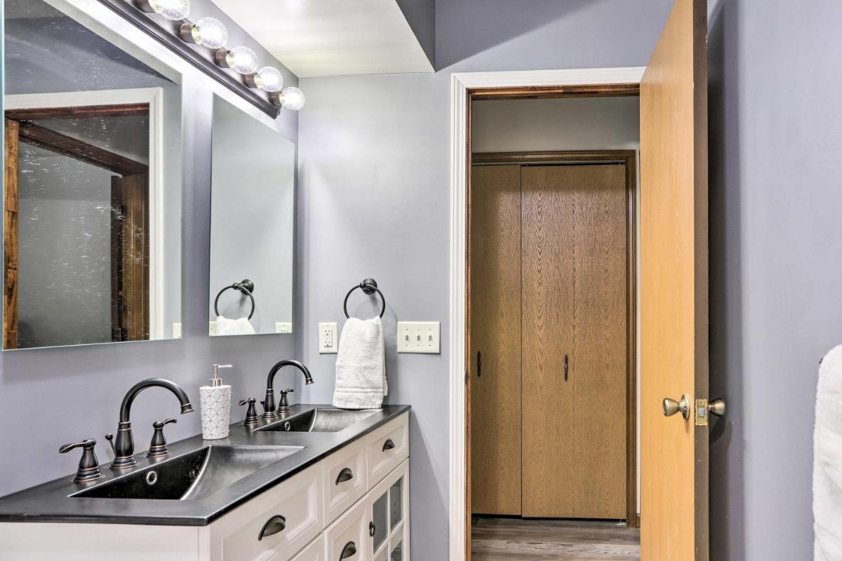 Cozy Duplex Close to Toledo Botanical Garden - Housity