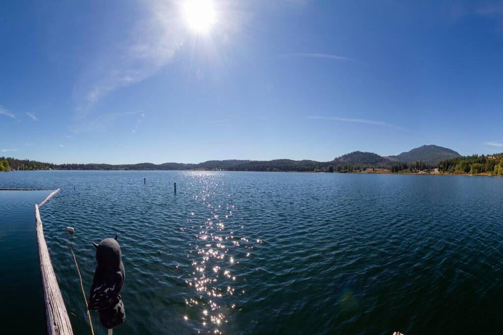 Comfortable Duplex Unit - Beautiful Lake Views! - Housity