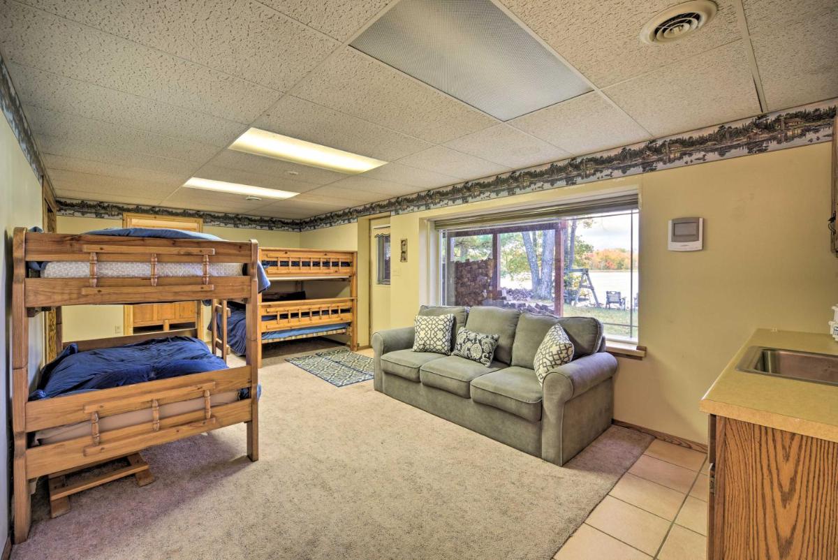 Cozy Hayward Cottage with Dock and Lakefront View - Housity