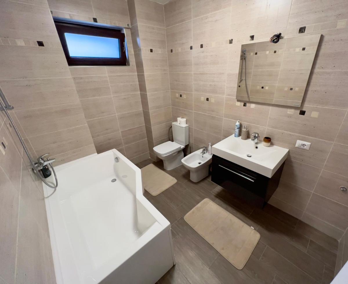 La Pini - Apartament Luxury Bucium - Housity