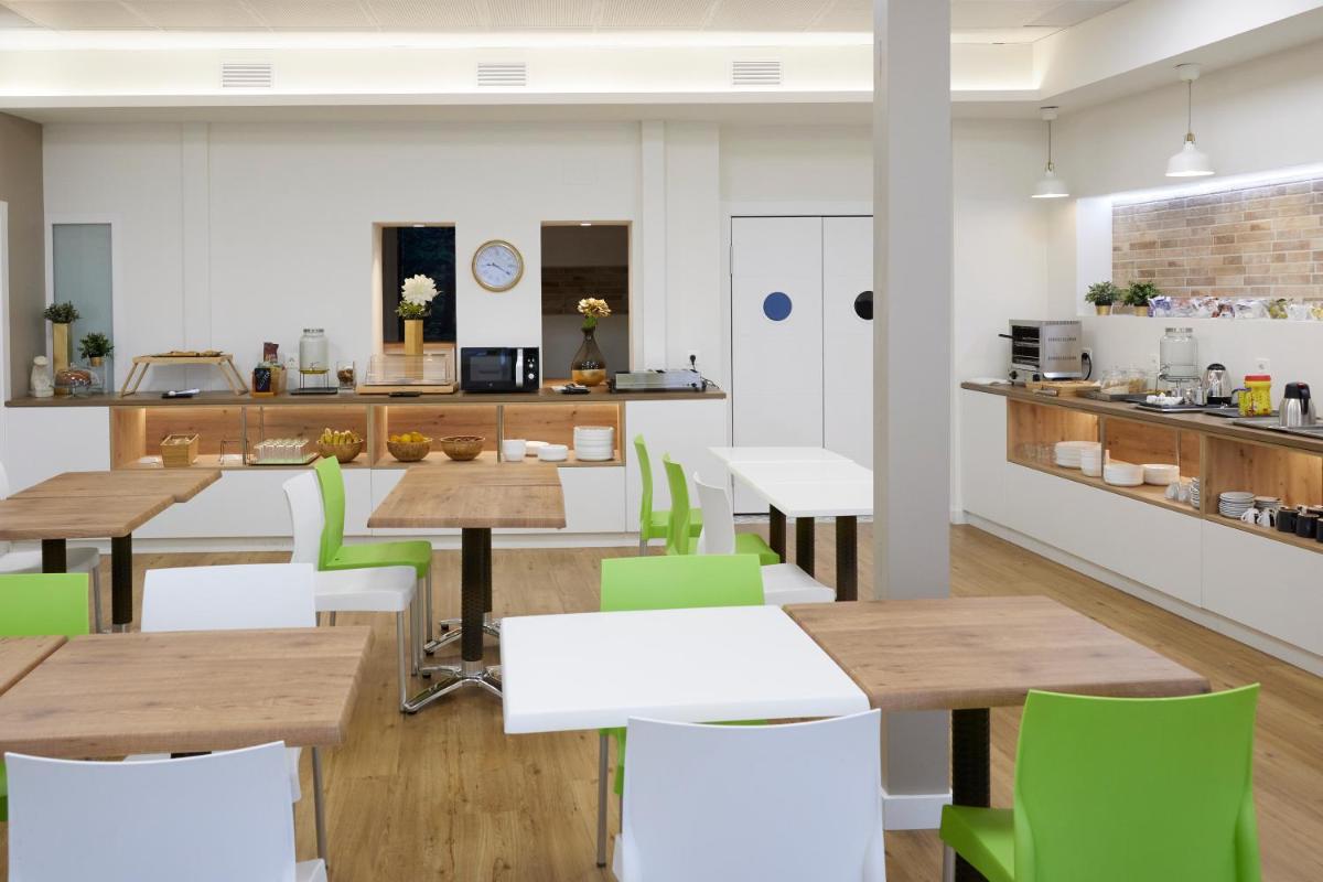 Pensión Serafín - Housity