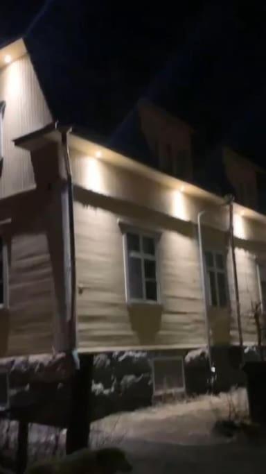 Valoisa avara yksiö loistavalla sijannilla - Housity