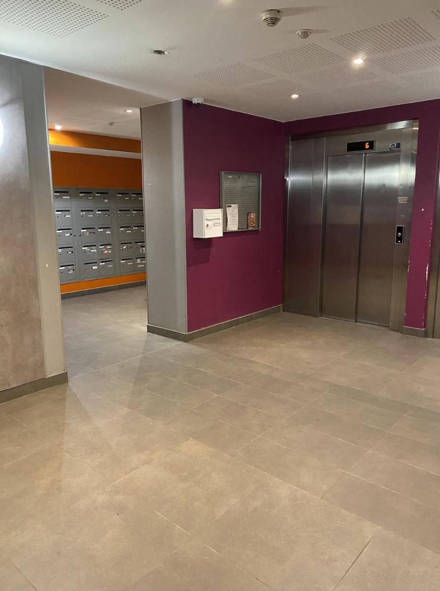 10 min from Paris AND close to Metro - Housity