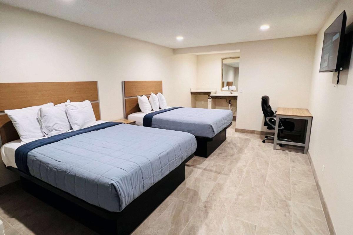 Super 8 by Wyndham Bakersfield CA Near Airport - Housity