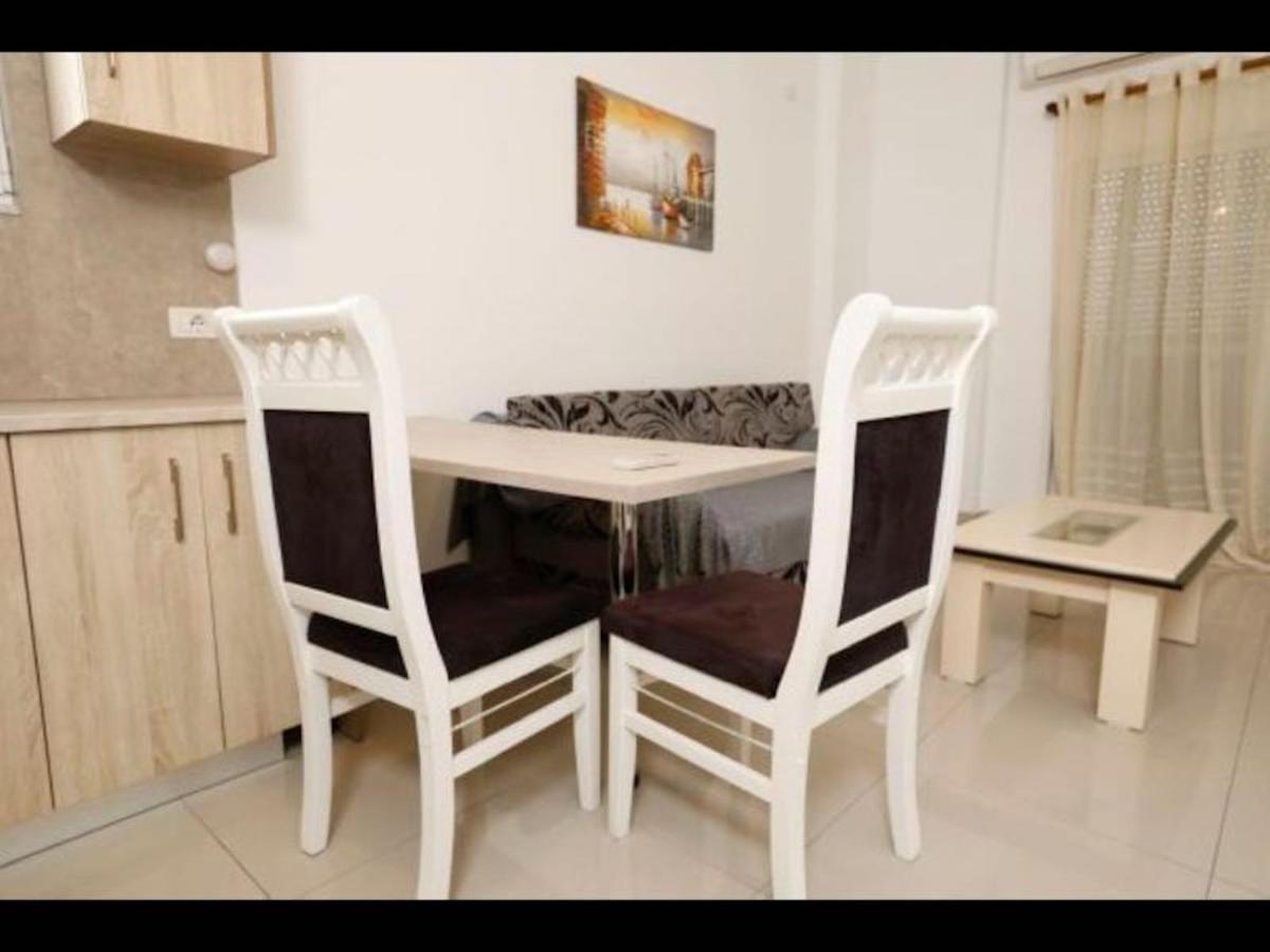 Sion Saranda Apartment 19 - Housity