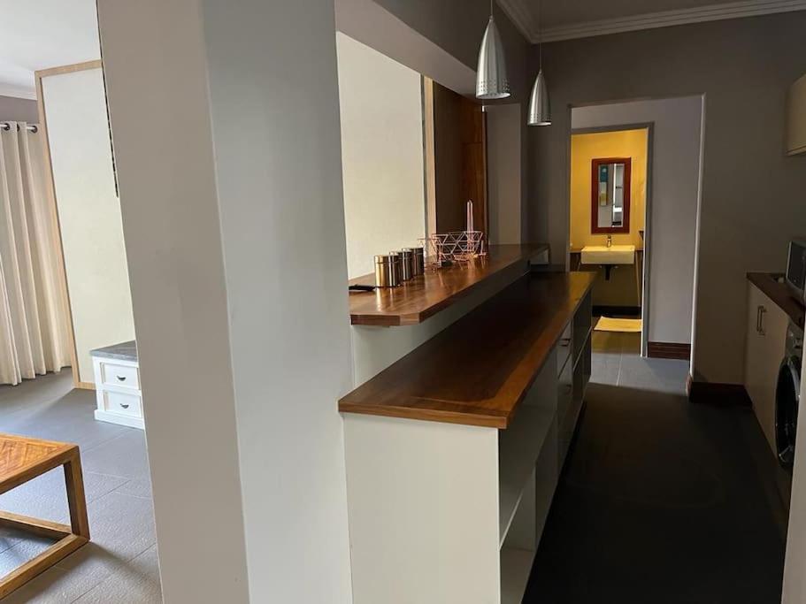 Lovely 1 Bedroom Vacation Apartment in Parkmore - Housity