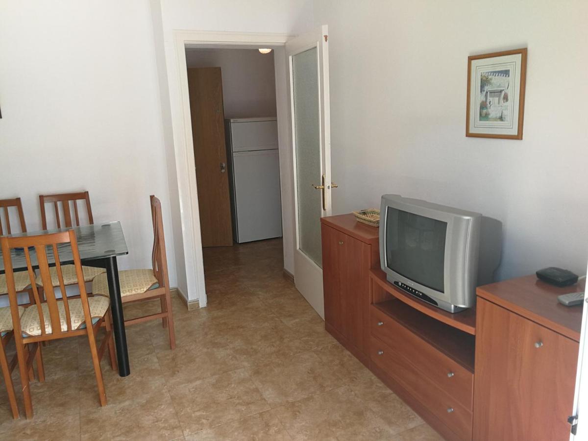 Apartment with community pool for 4 people - Riells area - Housity
