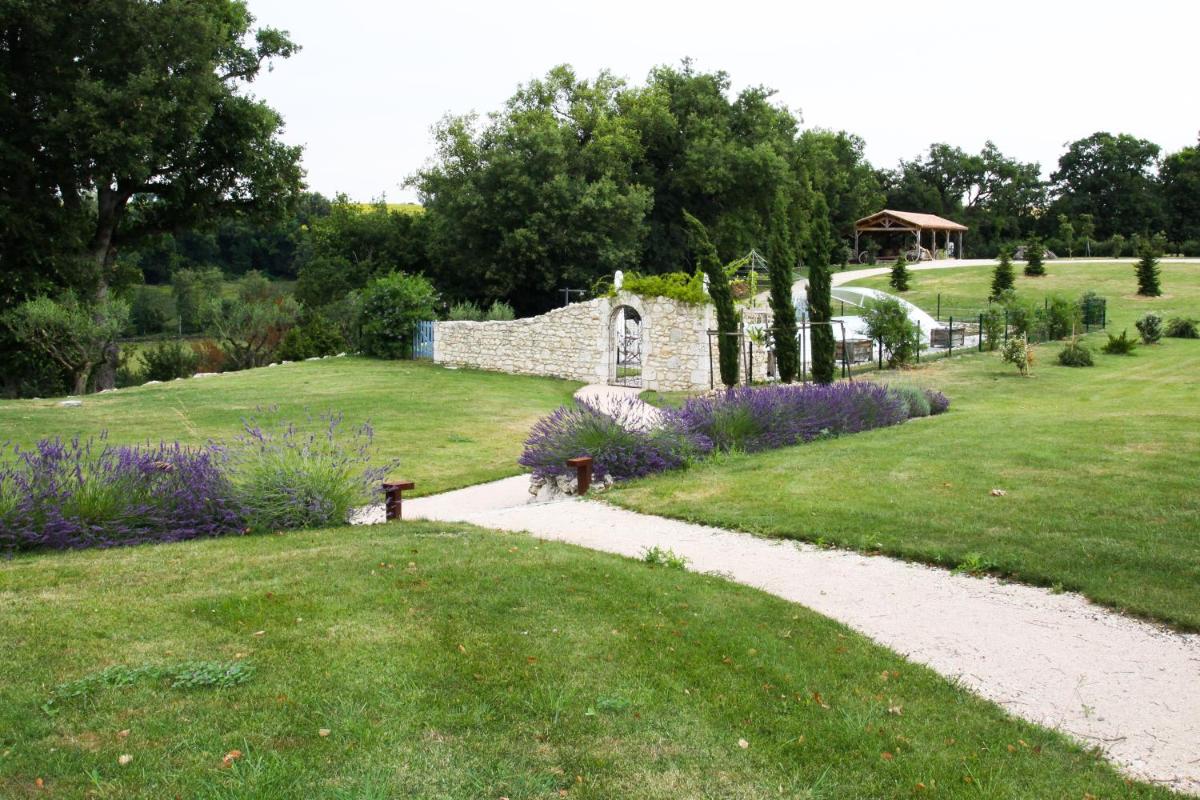 Gîte Domaine de Nazère - Housity