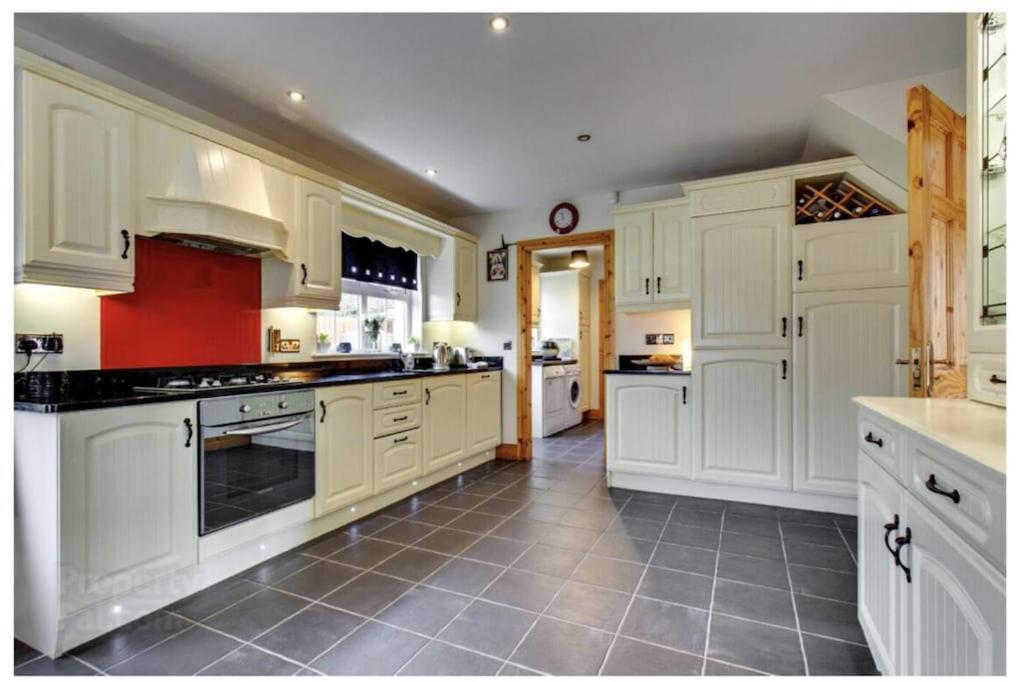 Muff 4 bed holiday rental - Housity