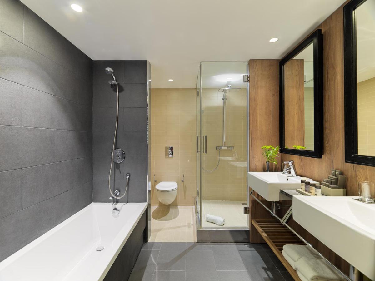 Un baño de H10 Casanova