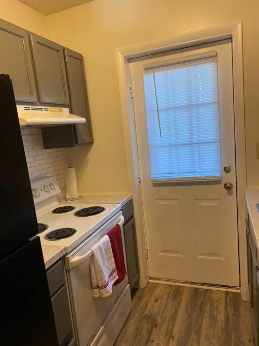 Amazing 1-Bedroom unit with Free parking - Housity