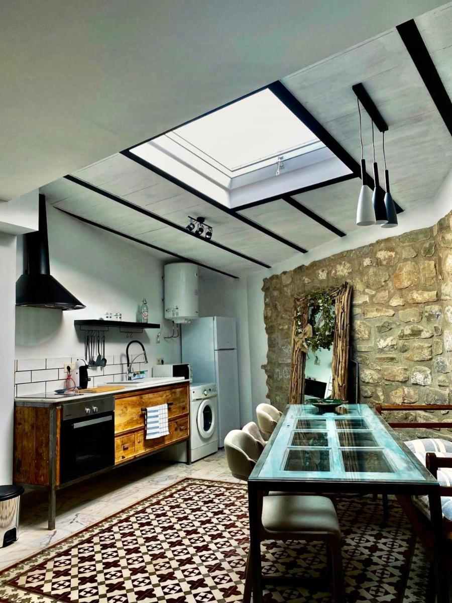 Suitetrails - One bedroom house with balcony and wifi at Ubeda