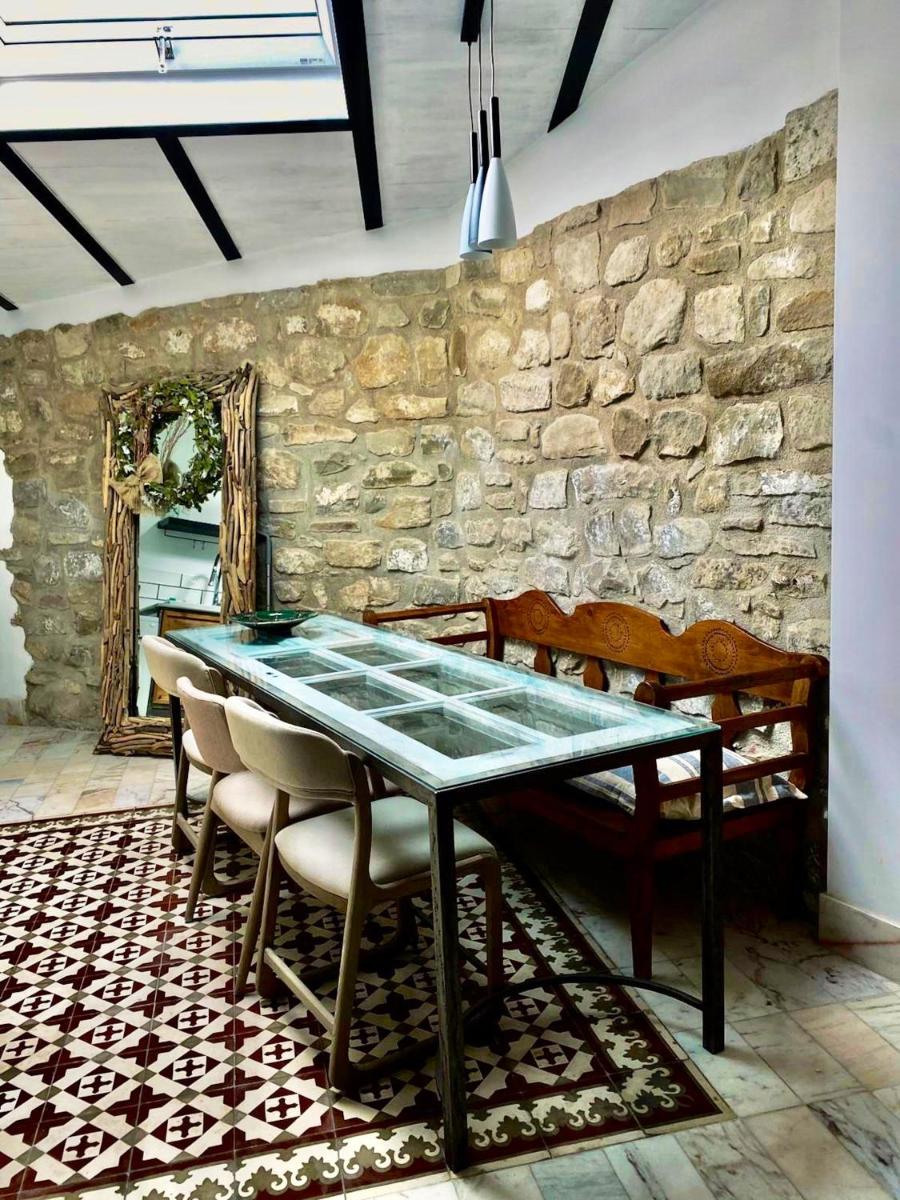 Suitetrails - One bedroom house with balcony and wifi at Ubeda