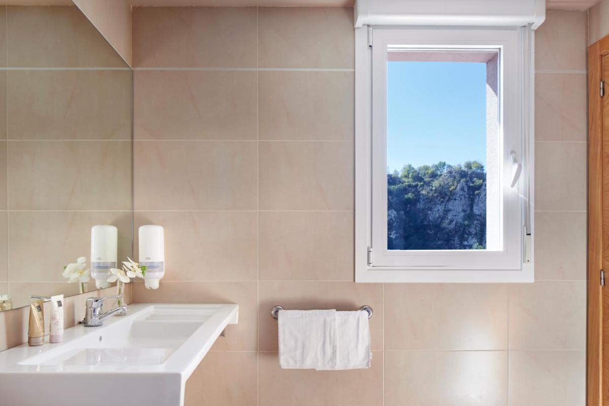 Un baño de Iraipe Santuario de Arantzazu Hotel