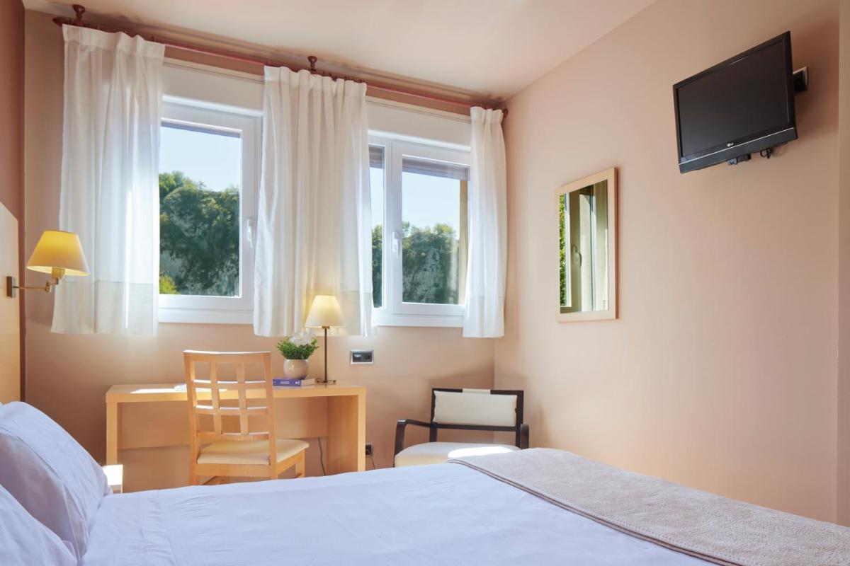 Iraipe Santuario de Arantzazu Hotel - Housity