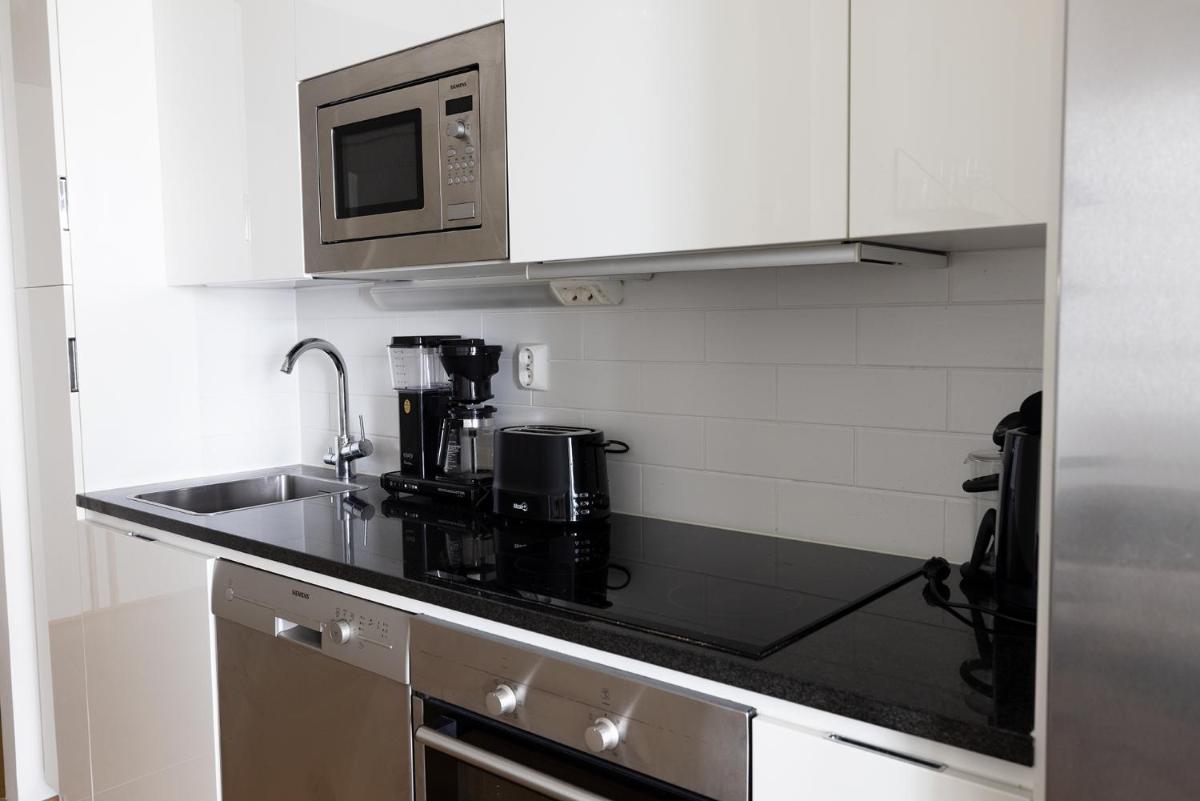 POISTA 2ndhomes Modern 1BR Home with Balcony by the Central Station - Housity