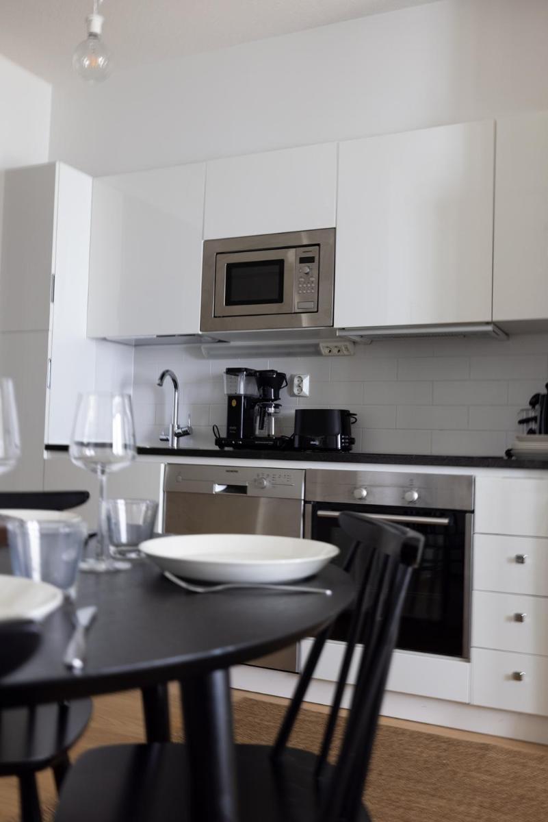 POISTA 2ndhomes Modern 1BR Home with Balcony by the Central Station - Housity