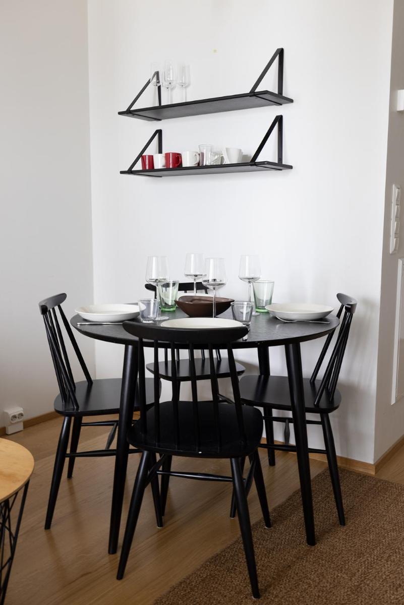 POISTA 2ndhomes Modern 1BR Home with Balcony by the Central Station - Housity