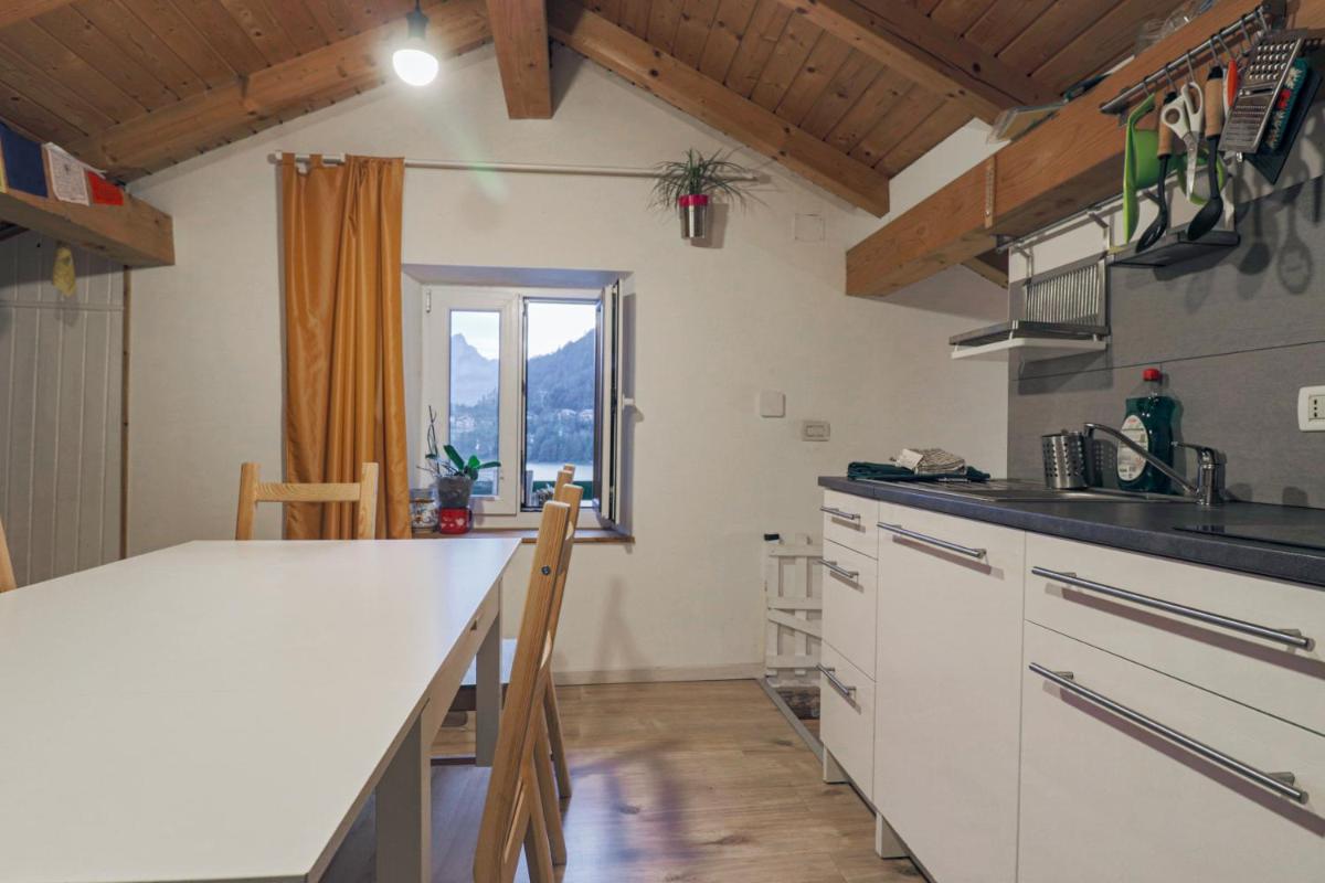 Una Civetta sul Lago - Housity