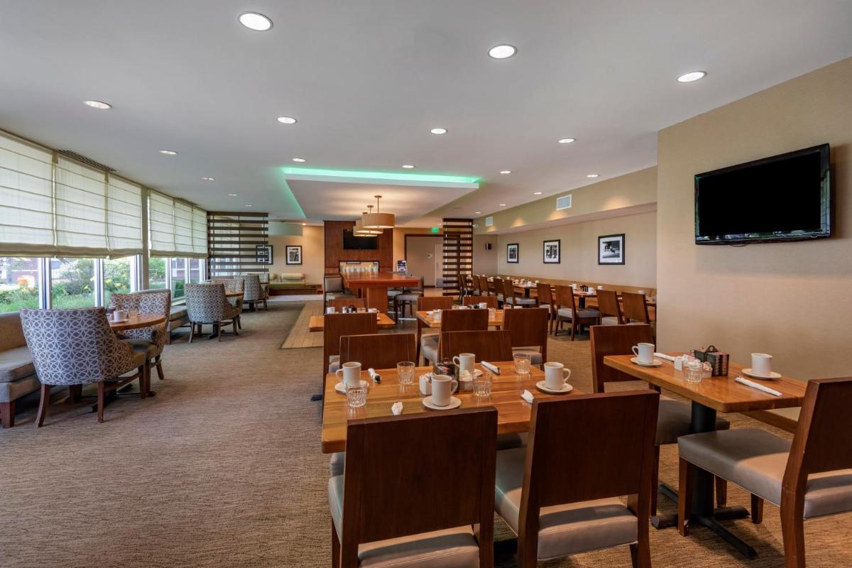 Holiday Inn Bangor by IHG - Housity