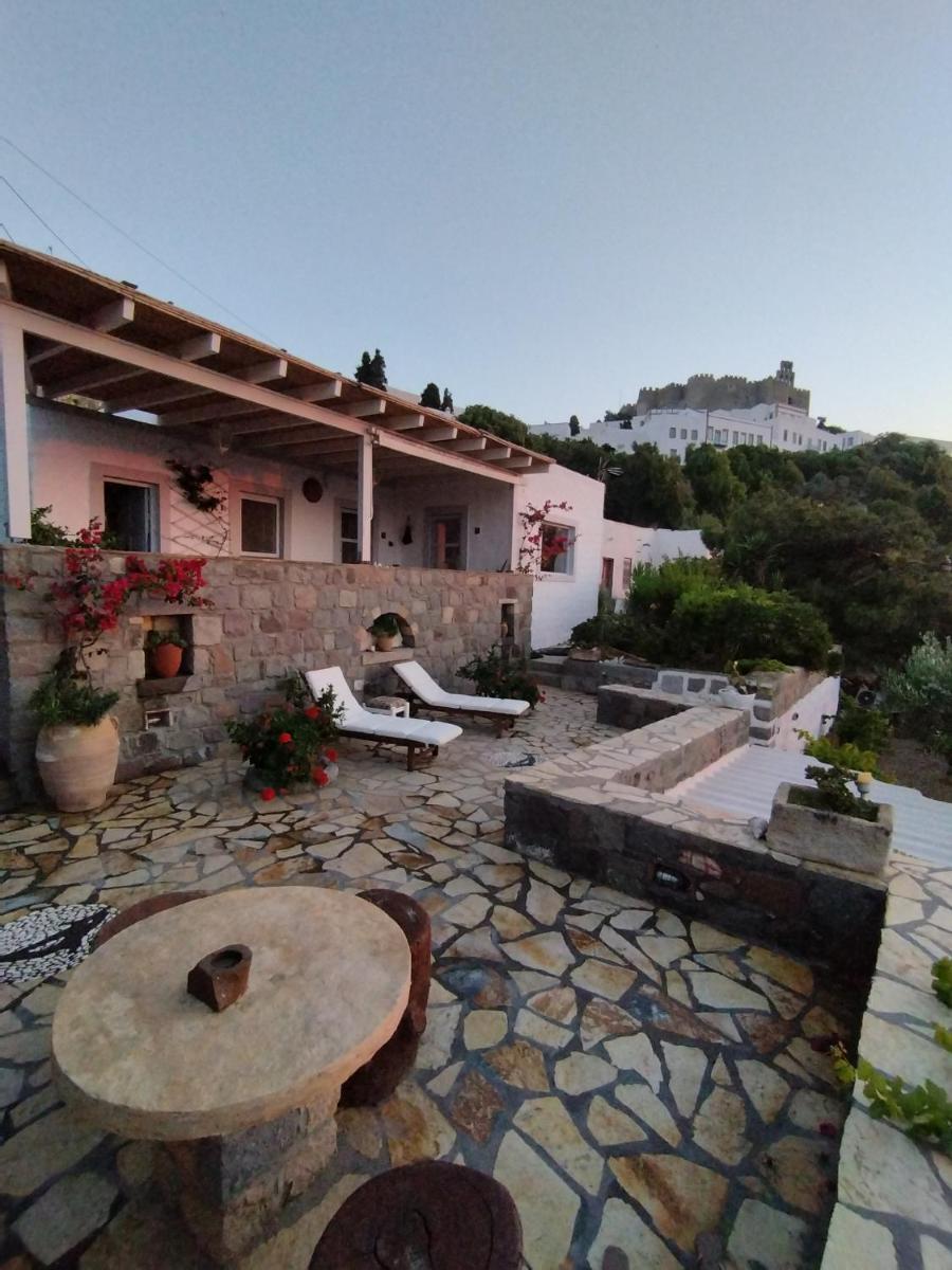 Patmos Chora traditional villa Genadio - Housity