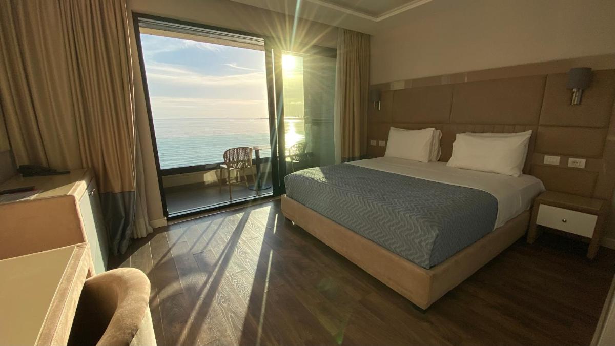 Royal G Hotel and Spa - Housity