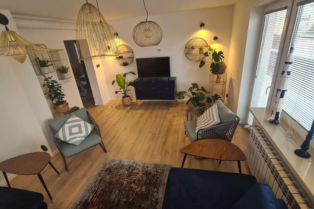 Suitetrails - Piękny Apartament 80m2 Taras Grill Ogród Parking