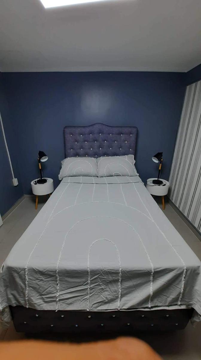 Pretty flat with full AC - Housity