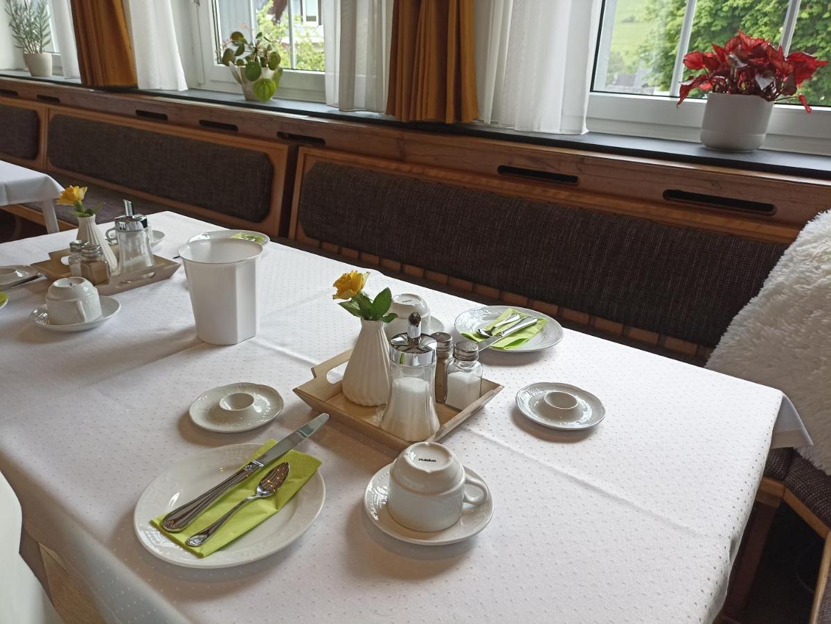 Bed and Breakfast Am Knittenberg - Housity