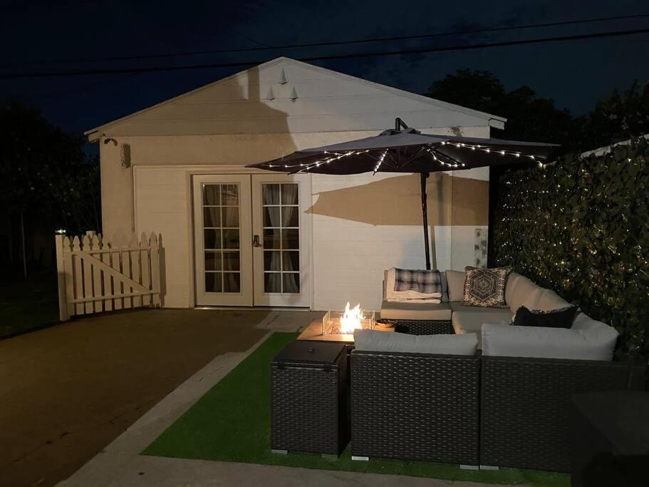 Beautiful Studio Back House - Housity