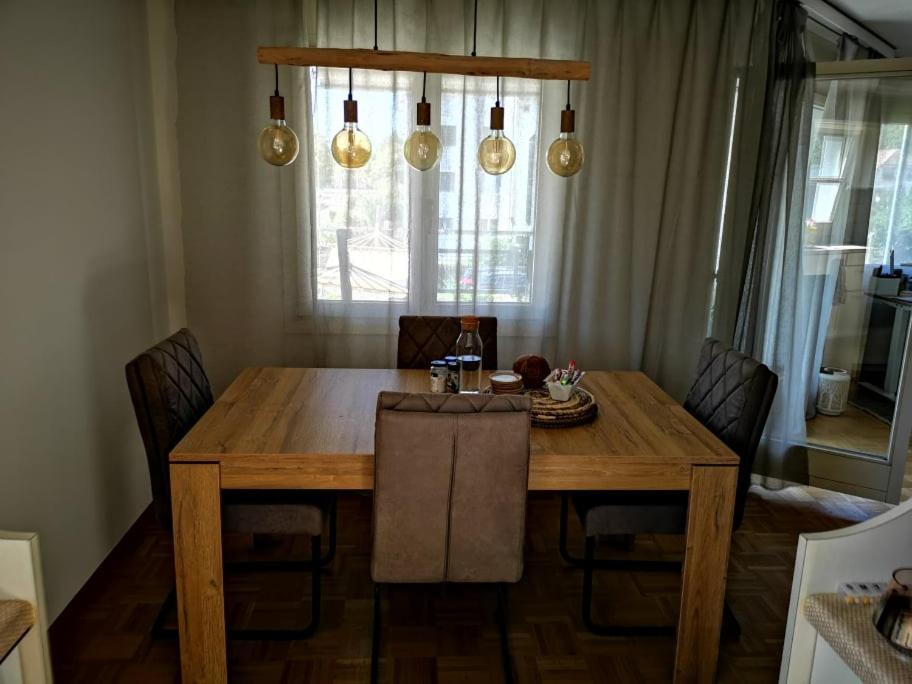 Przytulny pokoj z prywatna lazienka w cichej okolicy Riedholz - Housity