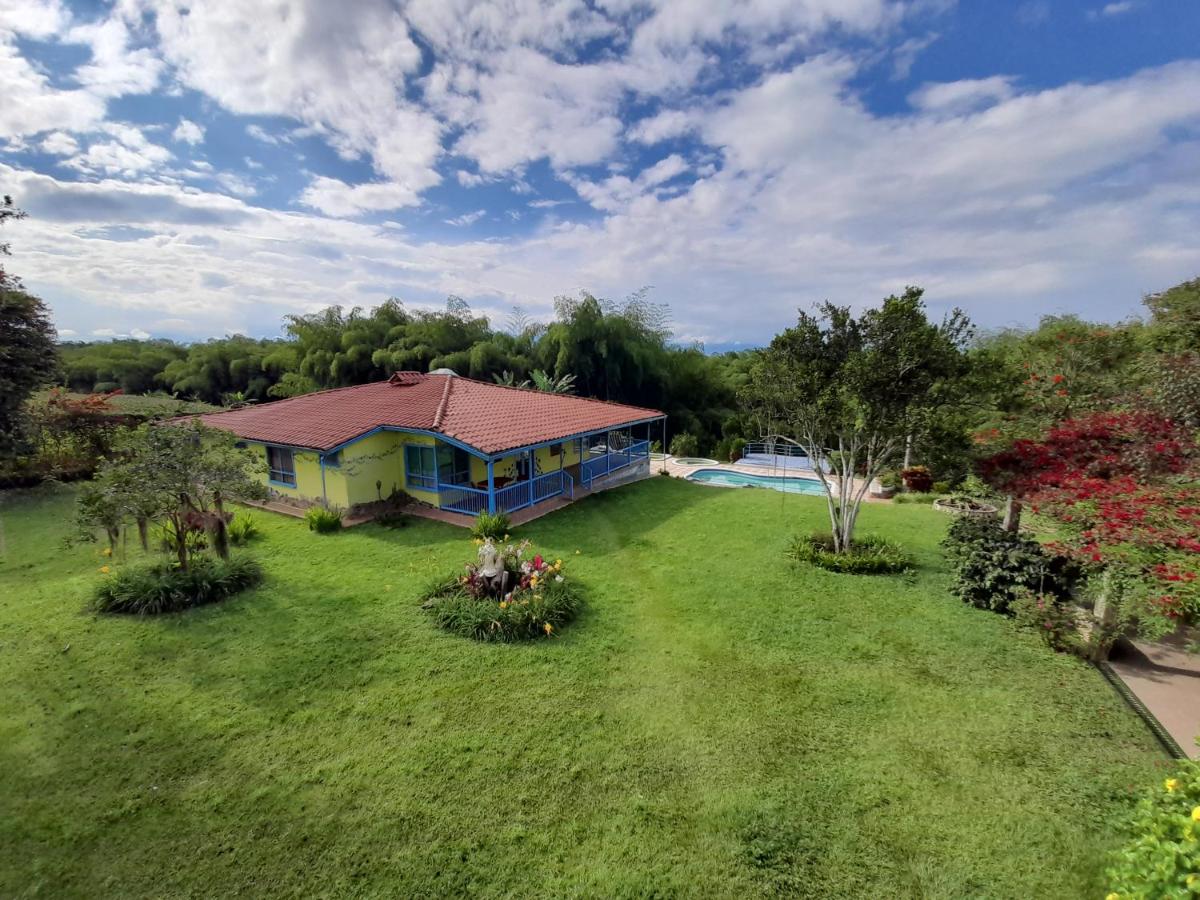 HOTEL CAMPESTRE - BRUGMANSIA - Fincahotel - Housity