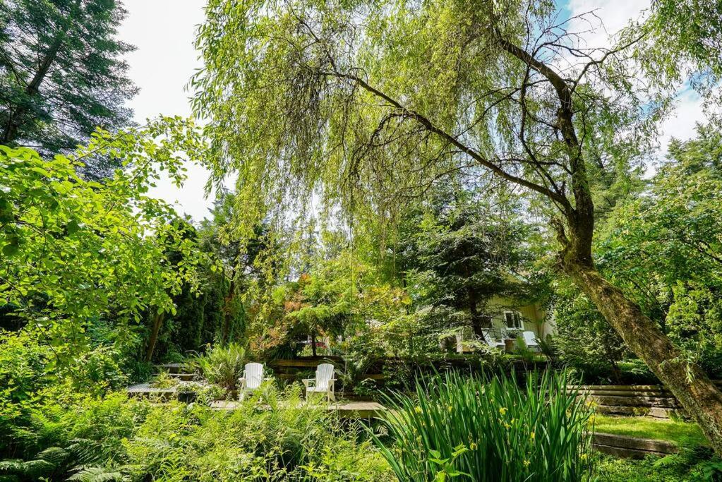 A Garden Oasis - 3-Bed Private Home Off Hwy 1 - Housity