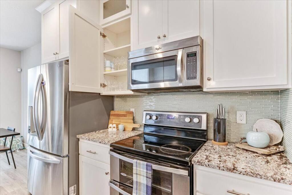 Spacious 4BD Home in Orem, Room for the Whole Fam! - Housity