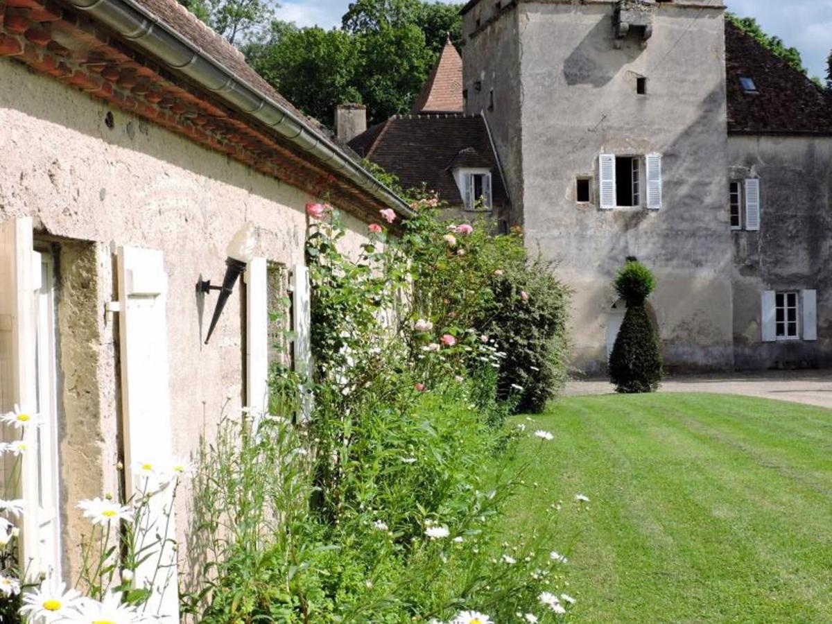Maison de Charme à la Campagne avec Jardin Privatif, Confort Moderne et Accueil Chevaux - FR-1-489-64 - Housity