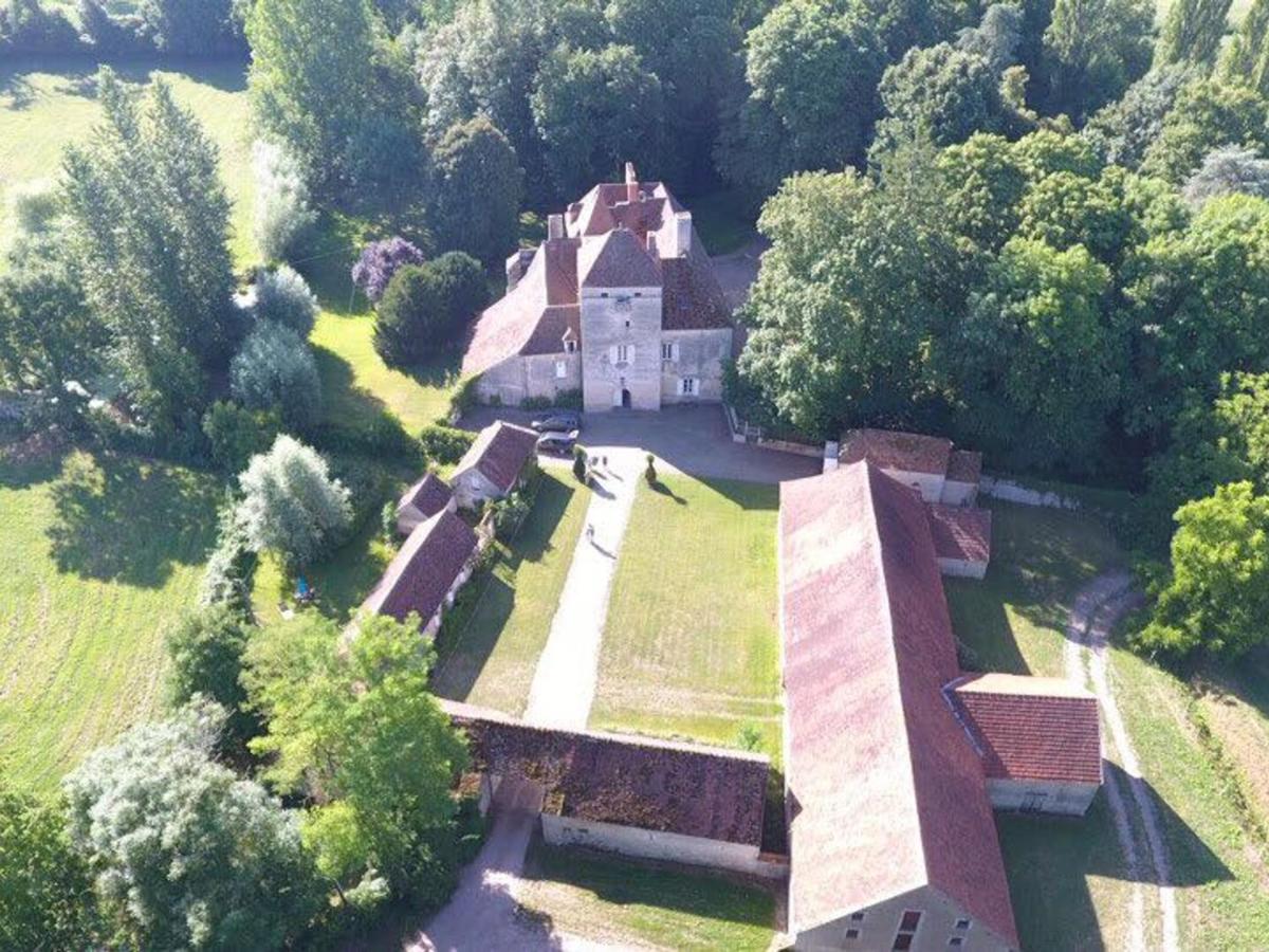 Maison de Charme à la Campagne avec Jardin Privatif, Confort Moderne et Accueil Chevaux - FR-1-489-64 - Housity
