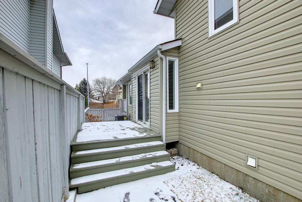 LOVELY 6BDR HOME, 3BTHS, AC, SLEEPS 12, MINS TO DT - Housity