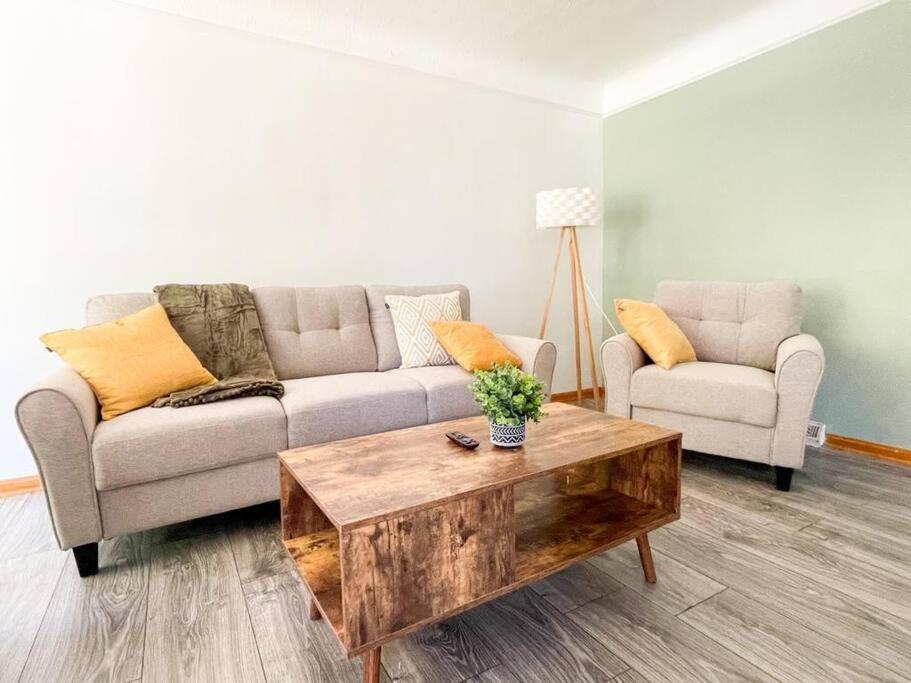 Suitetrails - Cozy Private Get Away House near National Park