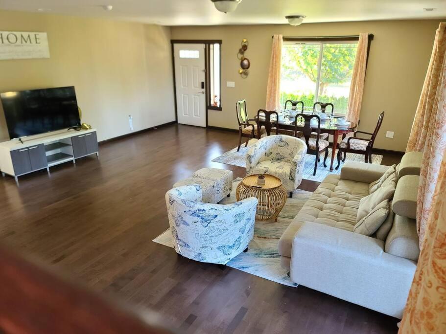 Spacious and peaceful 4 bedroom home - Housity