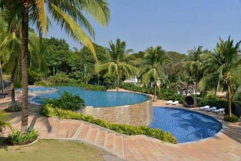Spacious Studio Camaya Coast Beach Condo 203, Sea View with Balcony - Housity