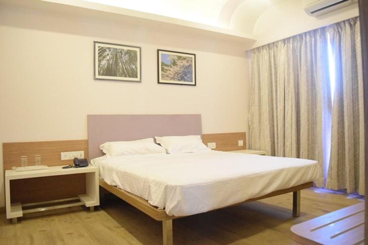 seasons hotel - Housity