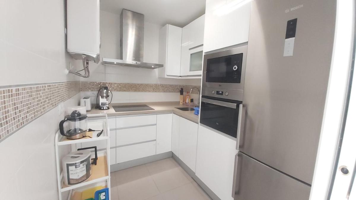 Del Parque Flats Meseta Swimmingpool - Housity