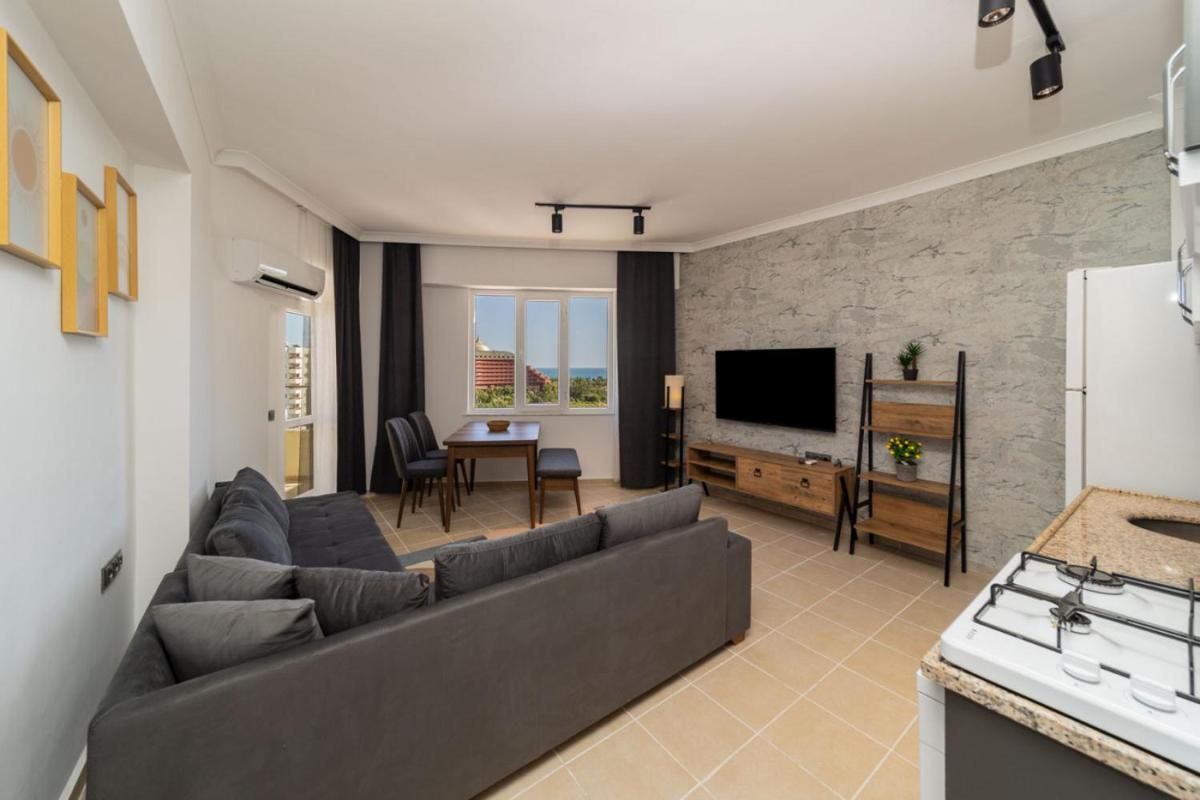 Sea View Flat With Balcony Near Beach in Aksu - Housity