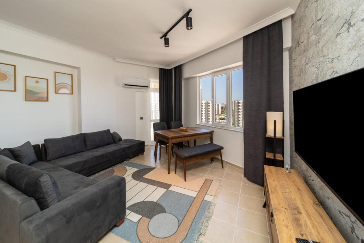 Sea View Flat With Balcony Near Beach in Aksu - Housity