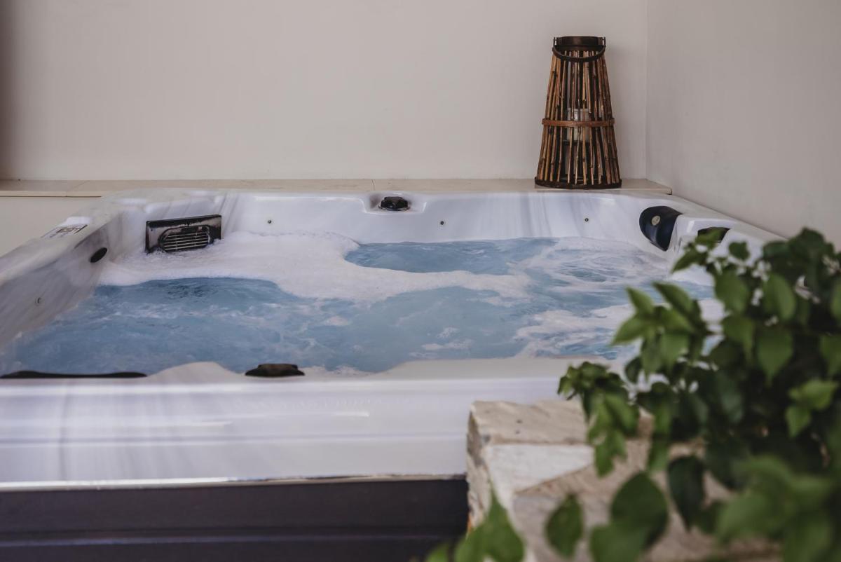 Suitetrails - Lefkara Luxury Suites